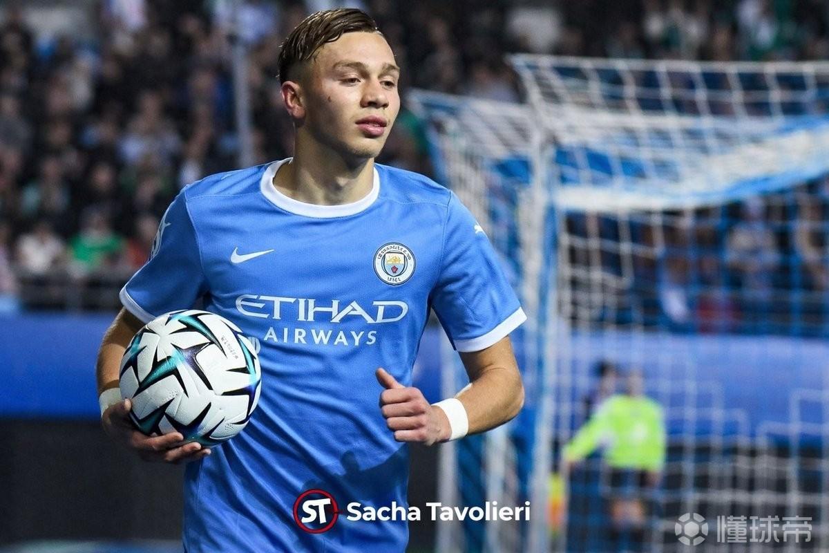 记者：曼城接近签下特鲁瓦18岁前锋德图尔贝