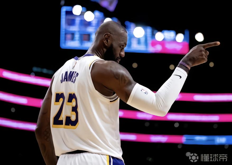 肖华：我有各种迹象都表明，詹姆斯计划下赛季继续打球